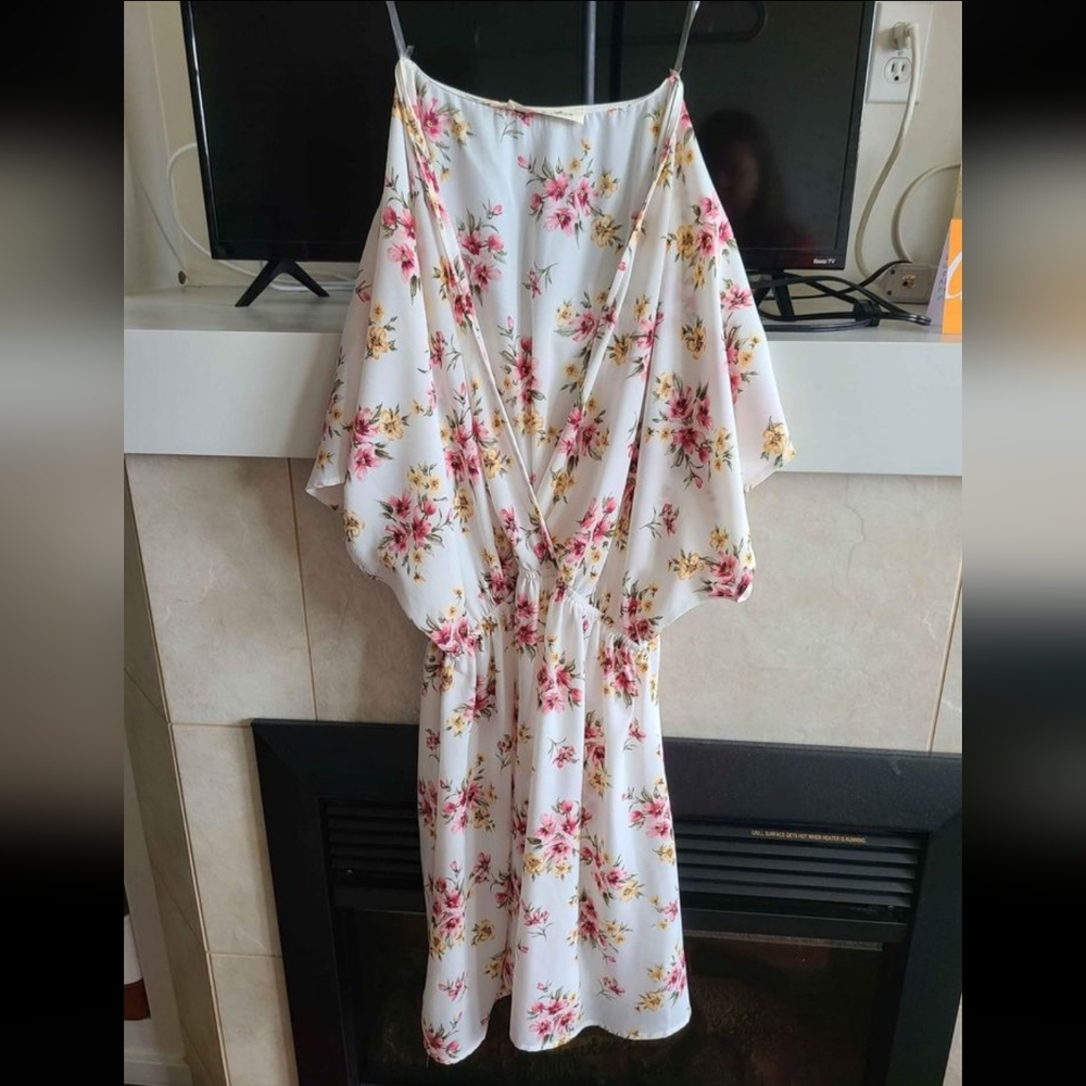 Vine&Love Pink Floral V-Neck/Babydoll Dress
